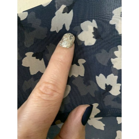 Alice Blue STITCH FIX Women's Sz M Blue Sheer Floral Roll Tab Long Sleev… - Picture 6 of 9